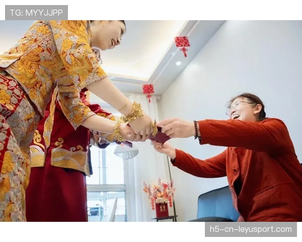 顶级婚礼摄影的抓拍：他是如何通过预判流程记录真情的